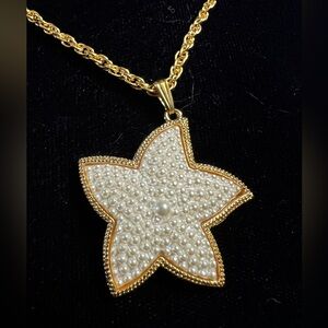 Vintage Avon Sea Treasures Starfish Pendant Necklace
